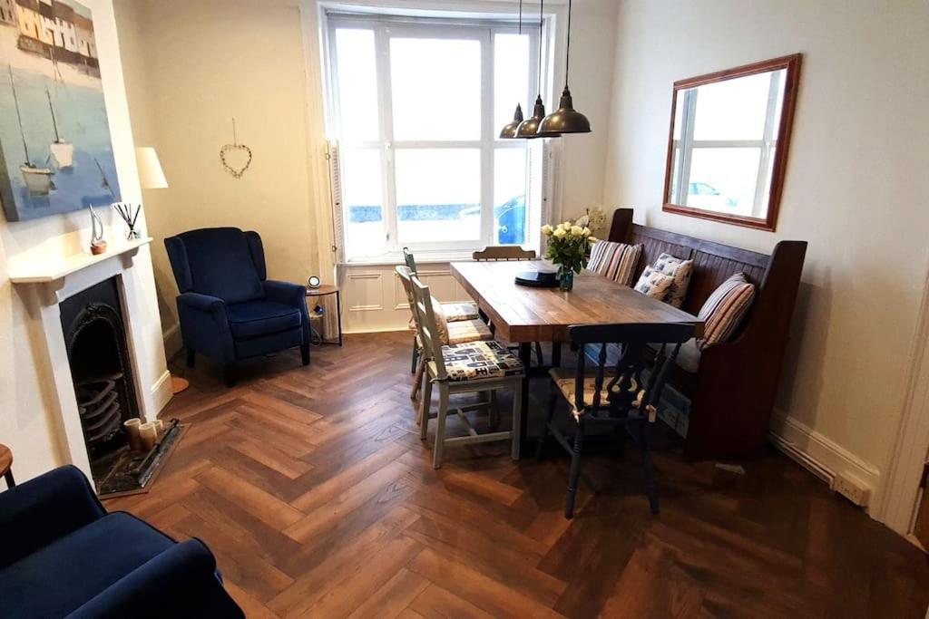 Beach View, 4 Bedroom House Opposite The Sea! Sleeps 10 Sandgate Esterno foto