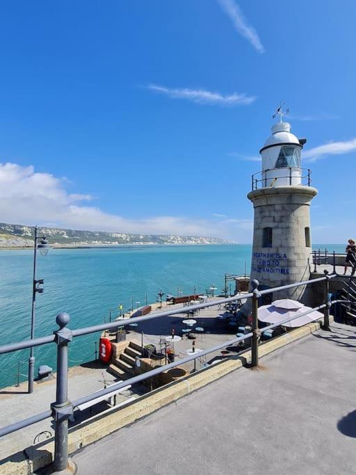 Beach View, 4 Bedroom House Opposite The Sea! Sleeps 10 Sandgate Esterno foto