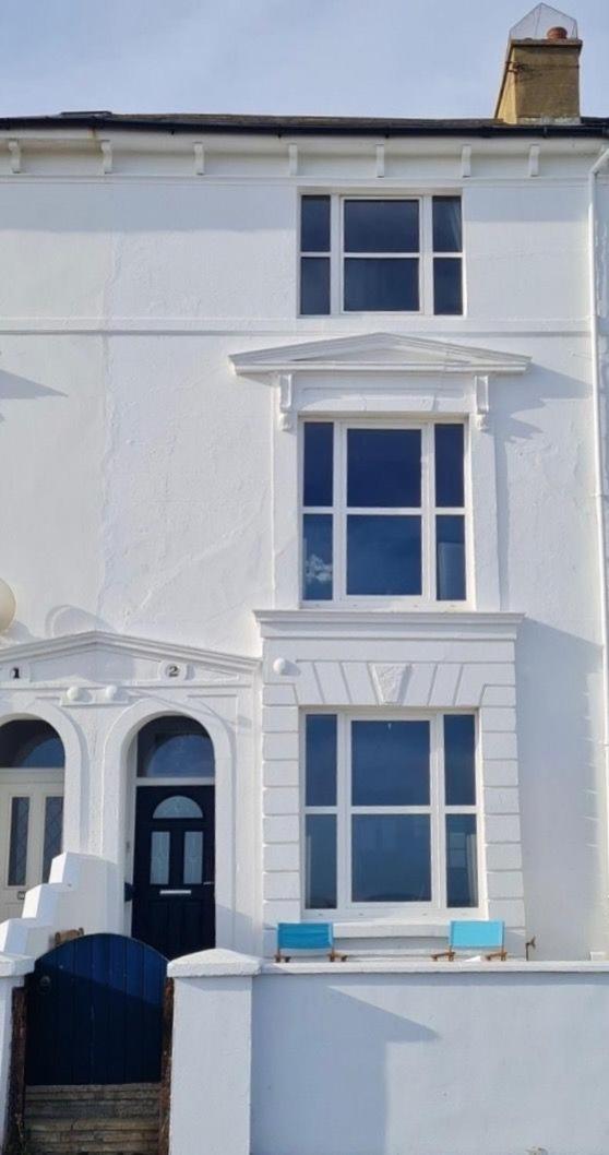 Beach View, 4 Bedroom House Opposite The Sea! Sleeps 10 Sandgate Esterno foto