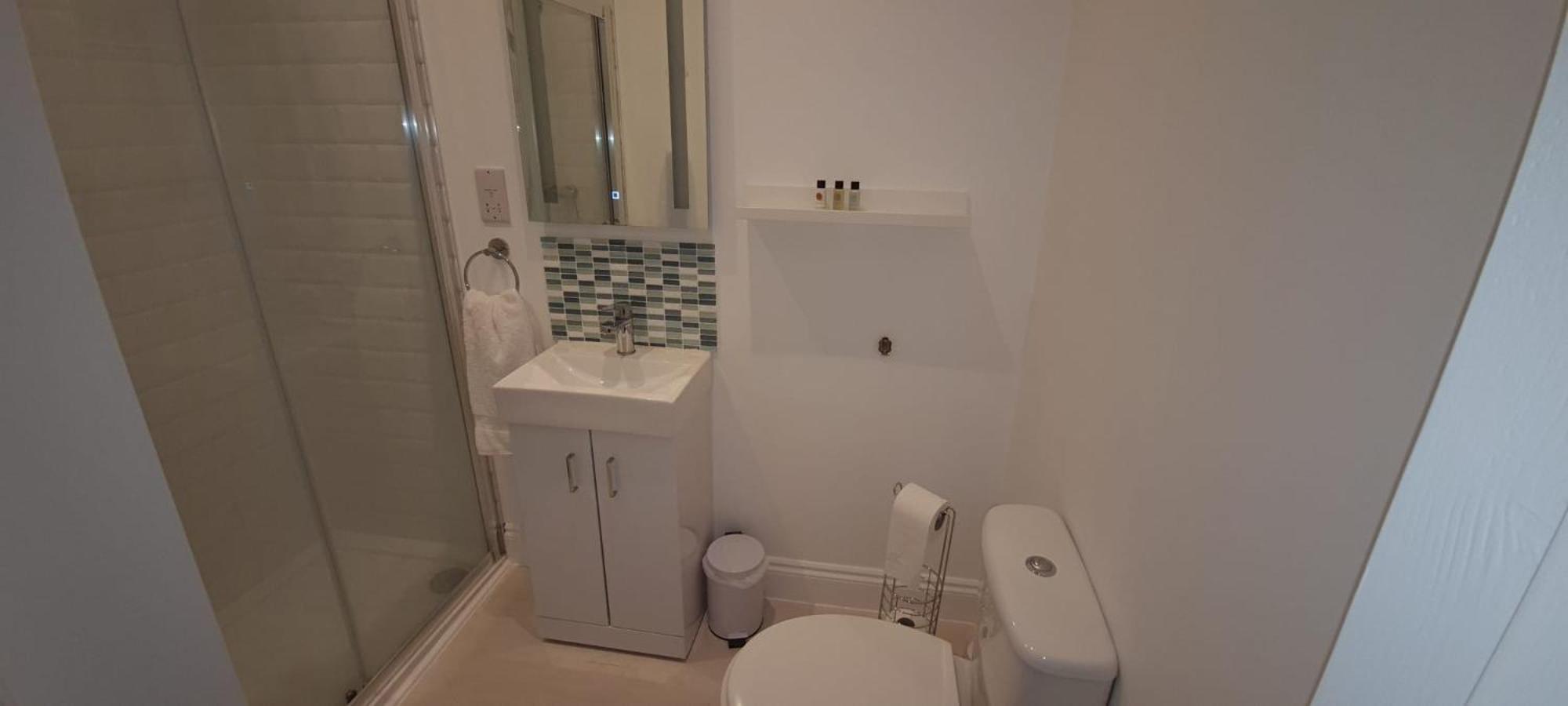 Beach View, 4 Bedroom House Opposite The Sea! Sleeps 10 Sandgate Esterno foto