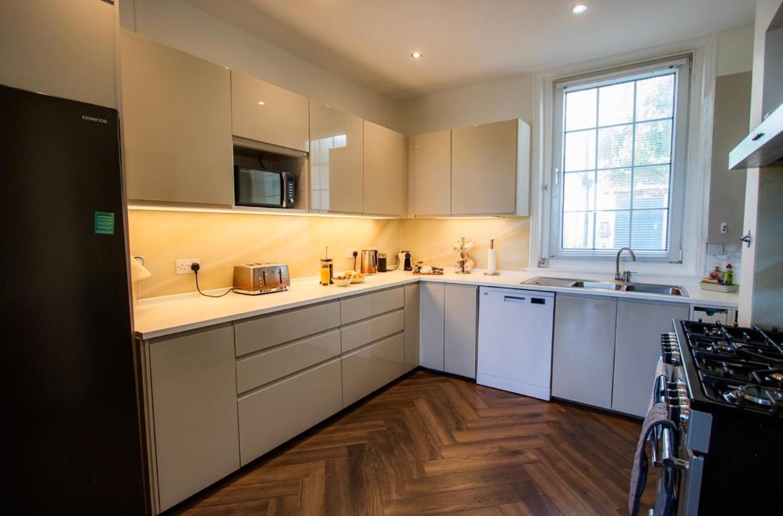 Beach View, 4 Bedroom House Opposite The Sea! Sleeps 10 Sandgate Esterno foto