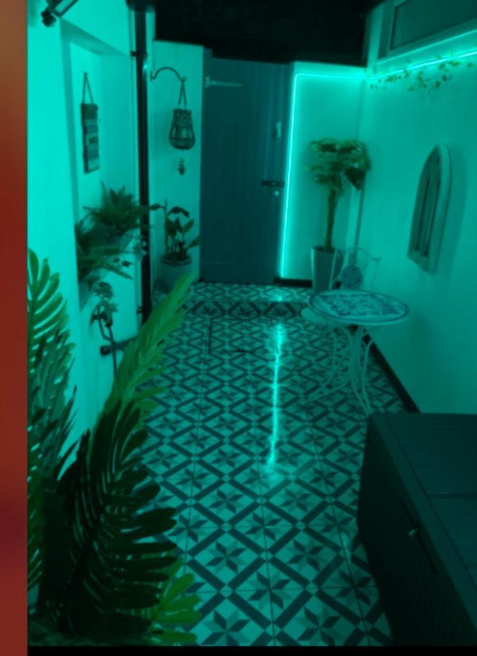 Beach View, 4 Bedroom House Opposite The Sea! Sleeps 10 Sandgate Esterno foto